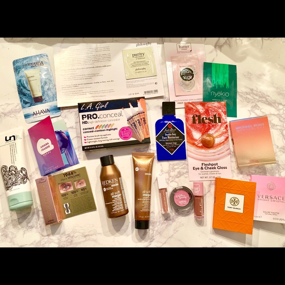 18 piece beauty sample set